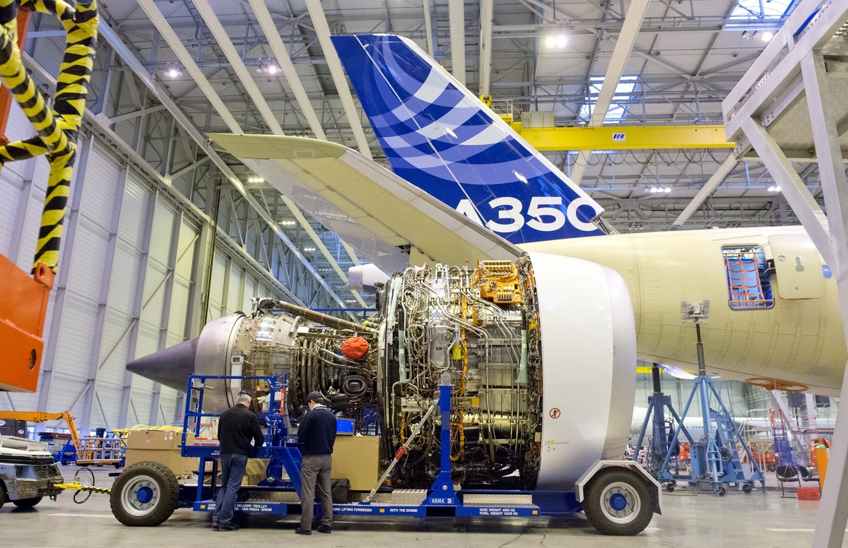 A350_XWB_Trent_Engine_mounting2net_airbus