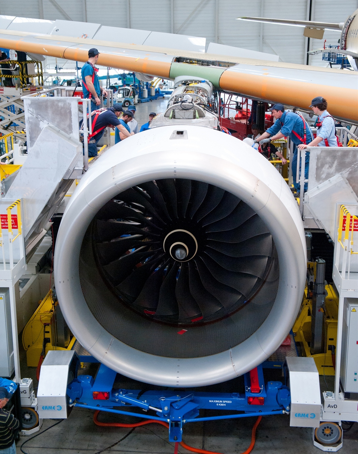 A350_XWB_Trent_Engine_mounting5net_airbus