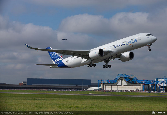 A350_XWB_First_Flight_take_off_airbus