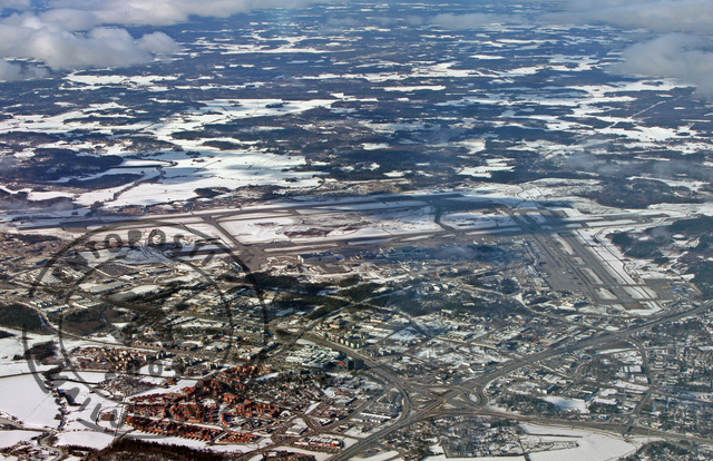 EFHK_airport_winter_1