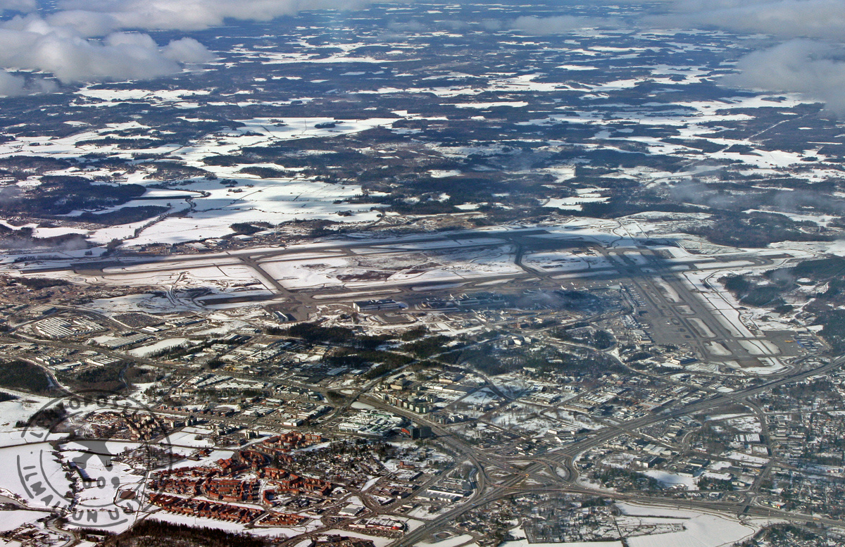 EFHK_airport_winter_1