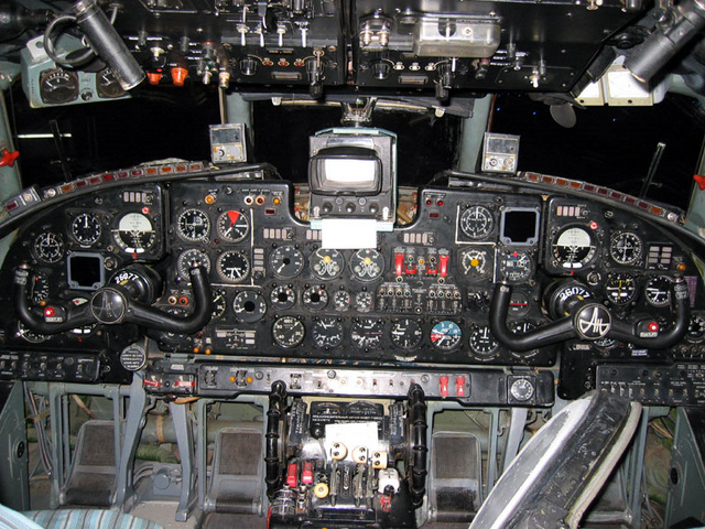 an26_cockpit_1