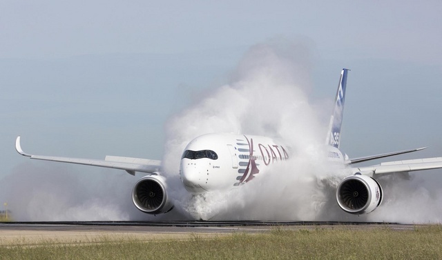 A350_XWB_water_ingestion_test_1_net_airbus