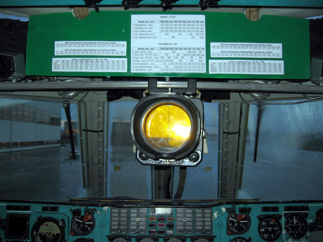 il76_cockpit_7