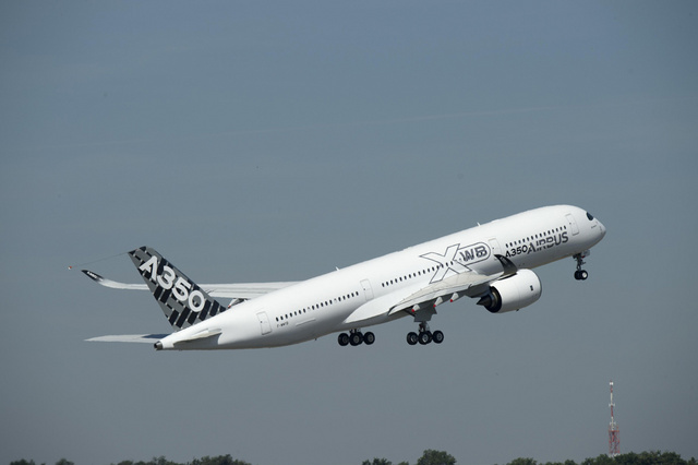 A350_XWB_MSN005_take_off_2