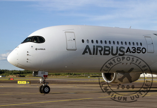 A350_HEL_taxi_2