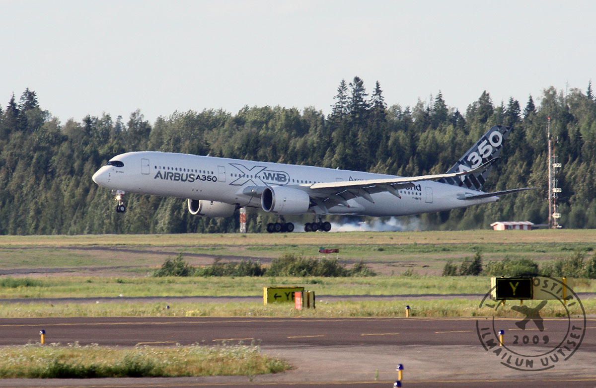 A350_HEL_LDG