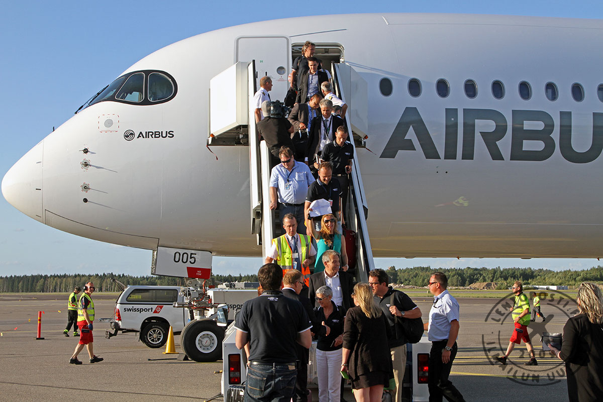 A350_HEL_Fin_greet_1