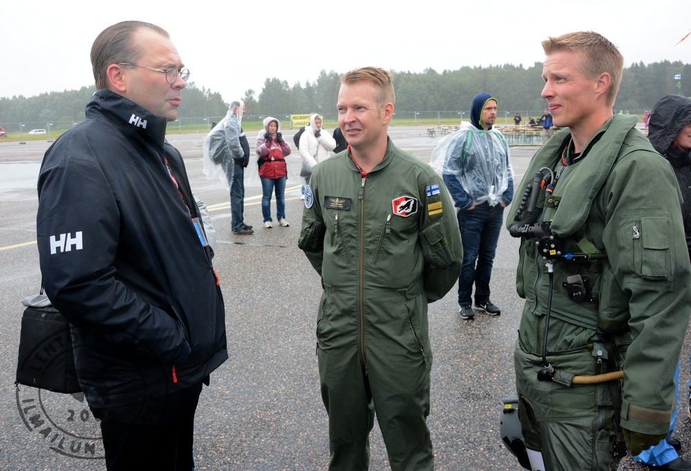 malmiairshow_la_niinisto