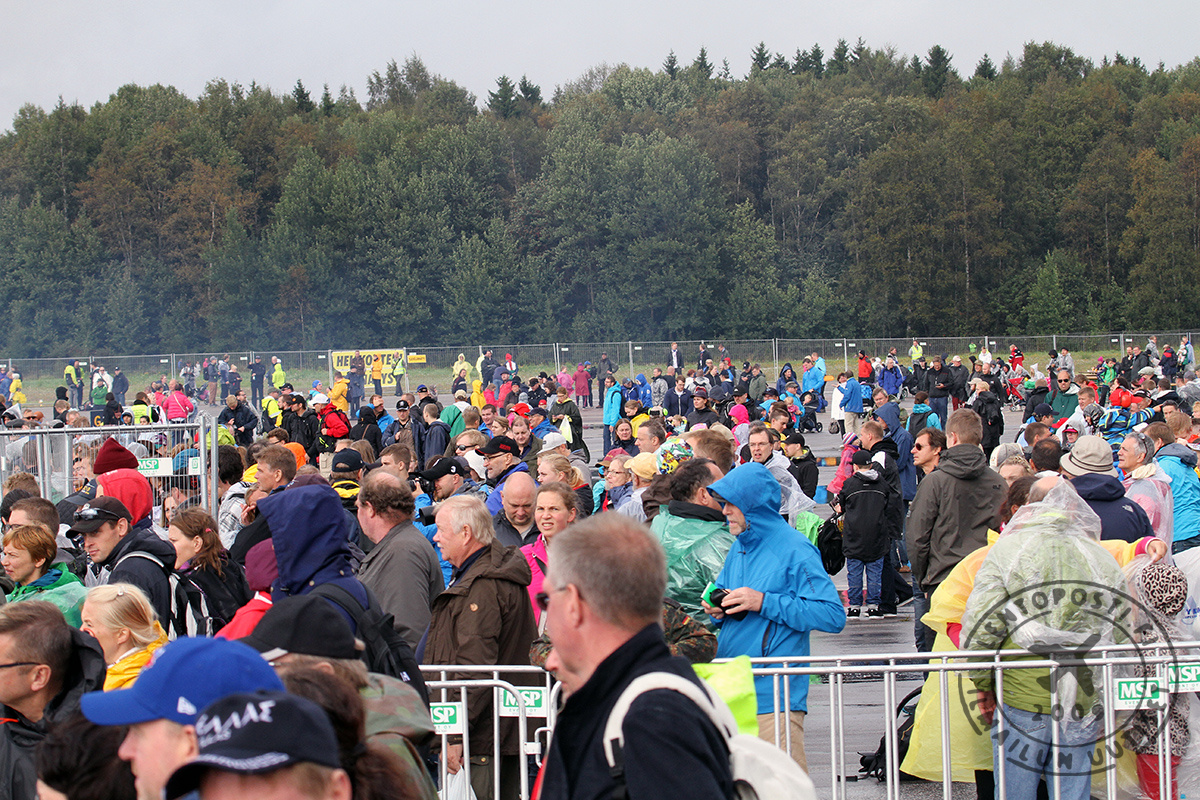 Malmi80_D1_audience_close