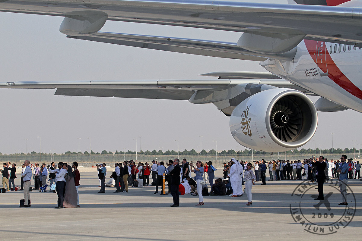 DAS_emirates_shadows