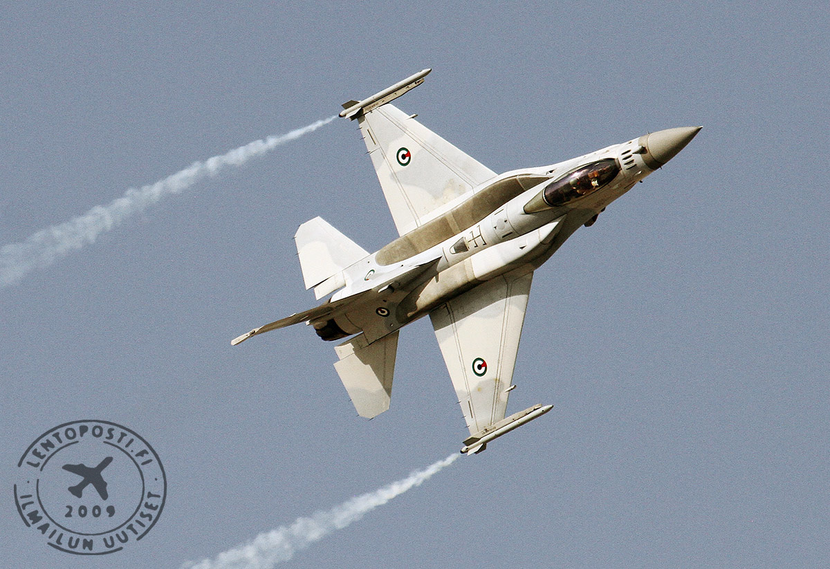 DAS_UAE_F16