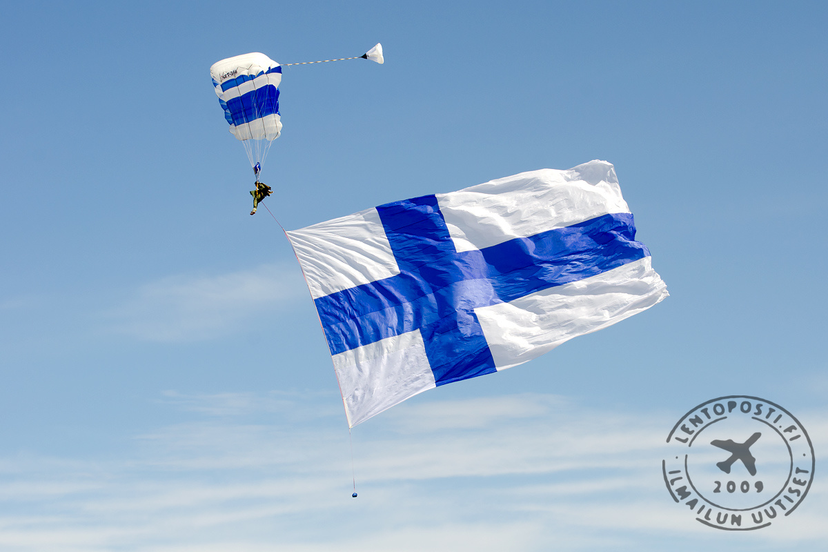 Suomen_lippu_EFLP_080518