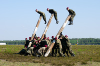 Utti_2018_laskuvarjojääkärien_tukkijumppa