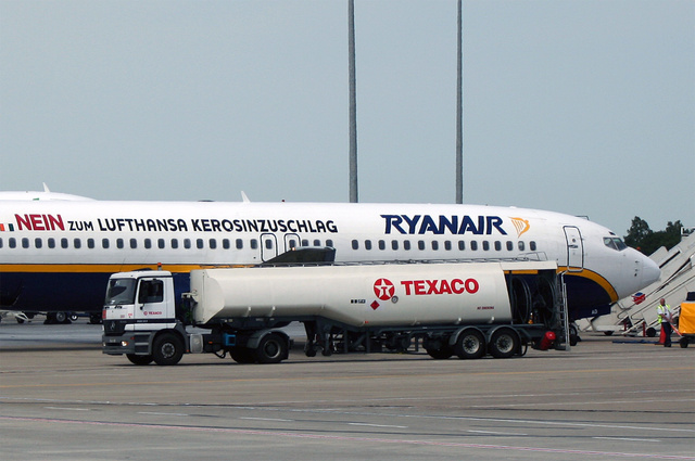 Ryanair_polttoainelisamaksu