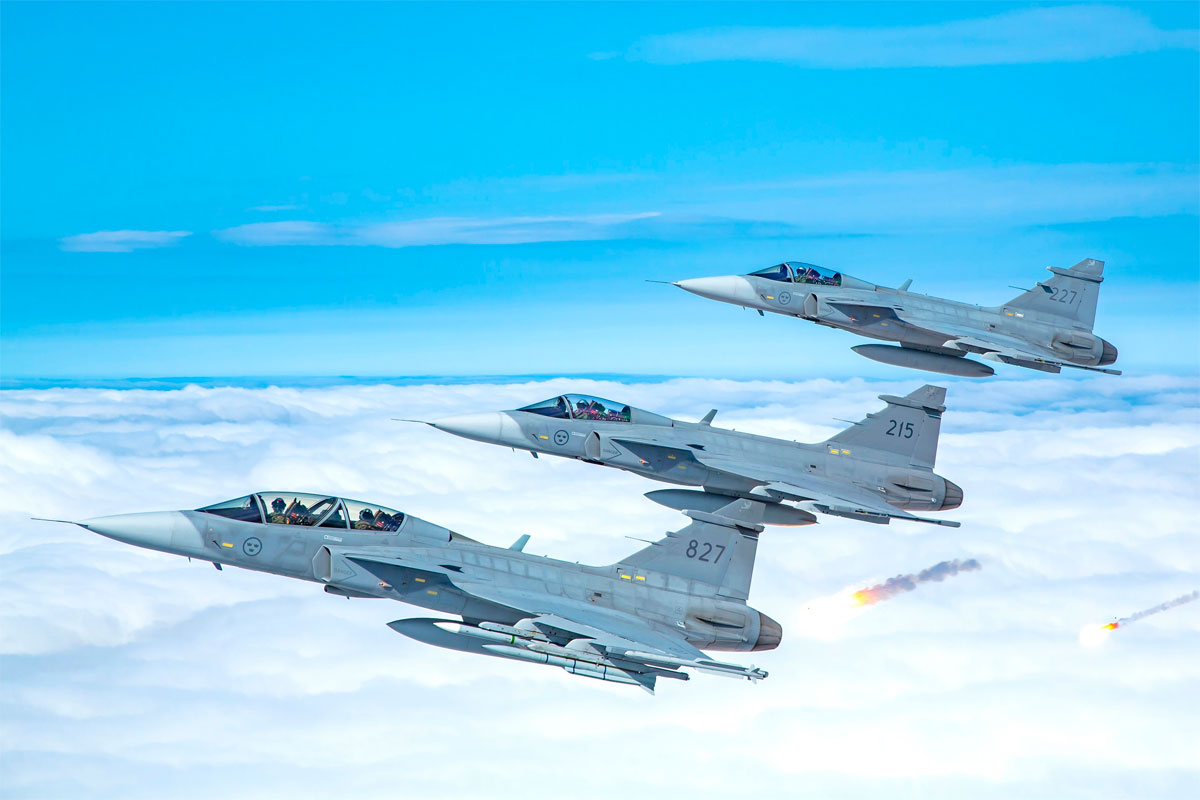 GripenCx3_AviationPhotoCrew