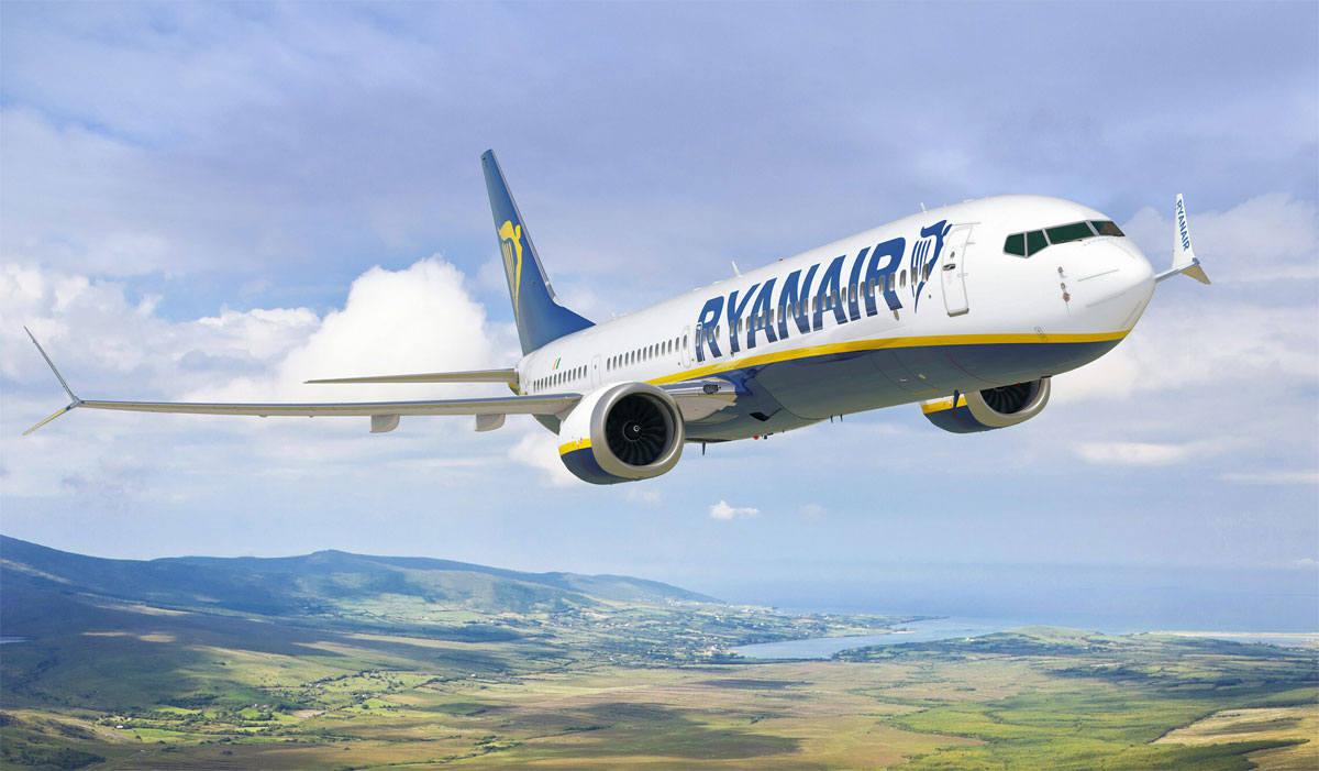 Ryanair_MAX10_1