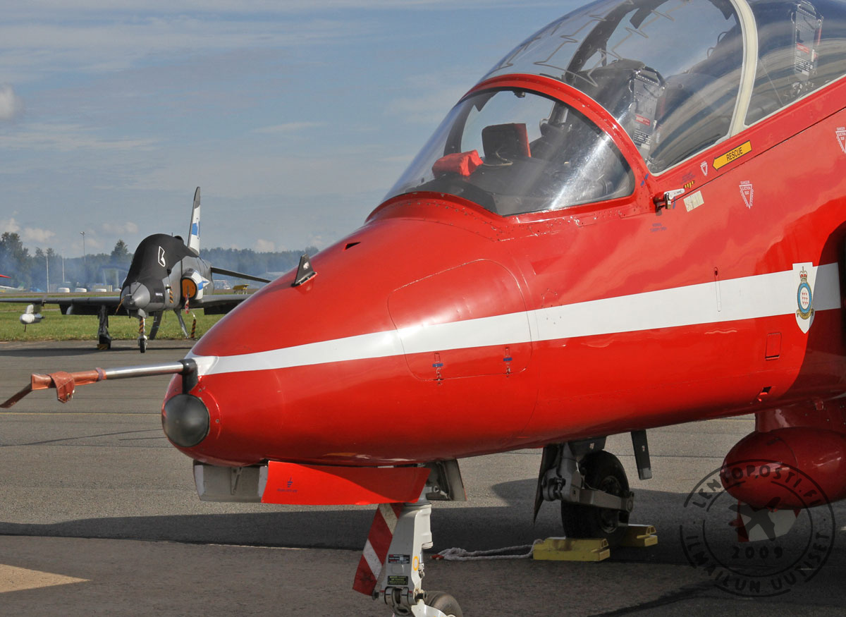 MH_RedArrows_2