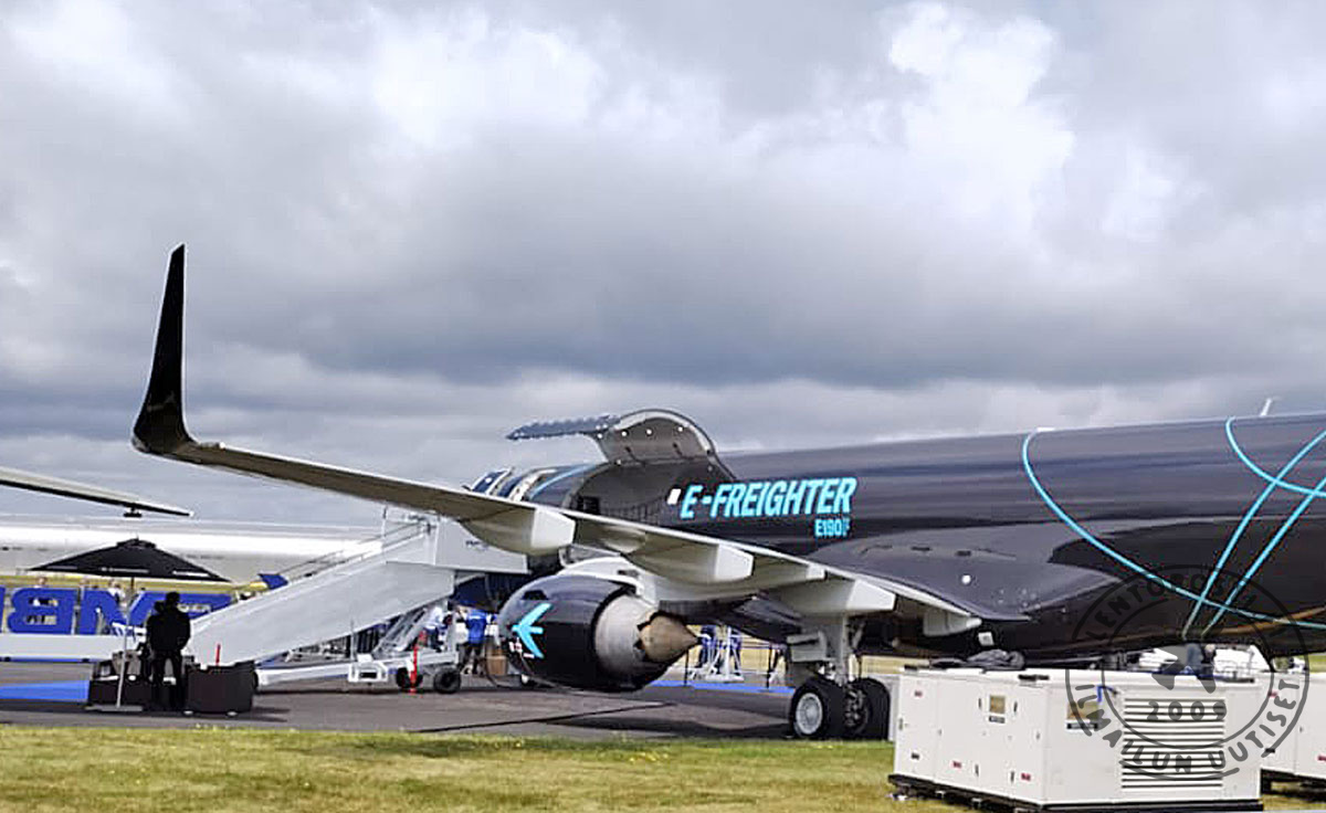 E190_EFreighter_2