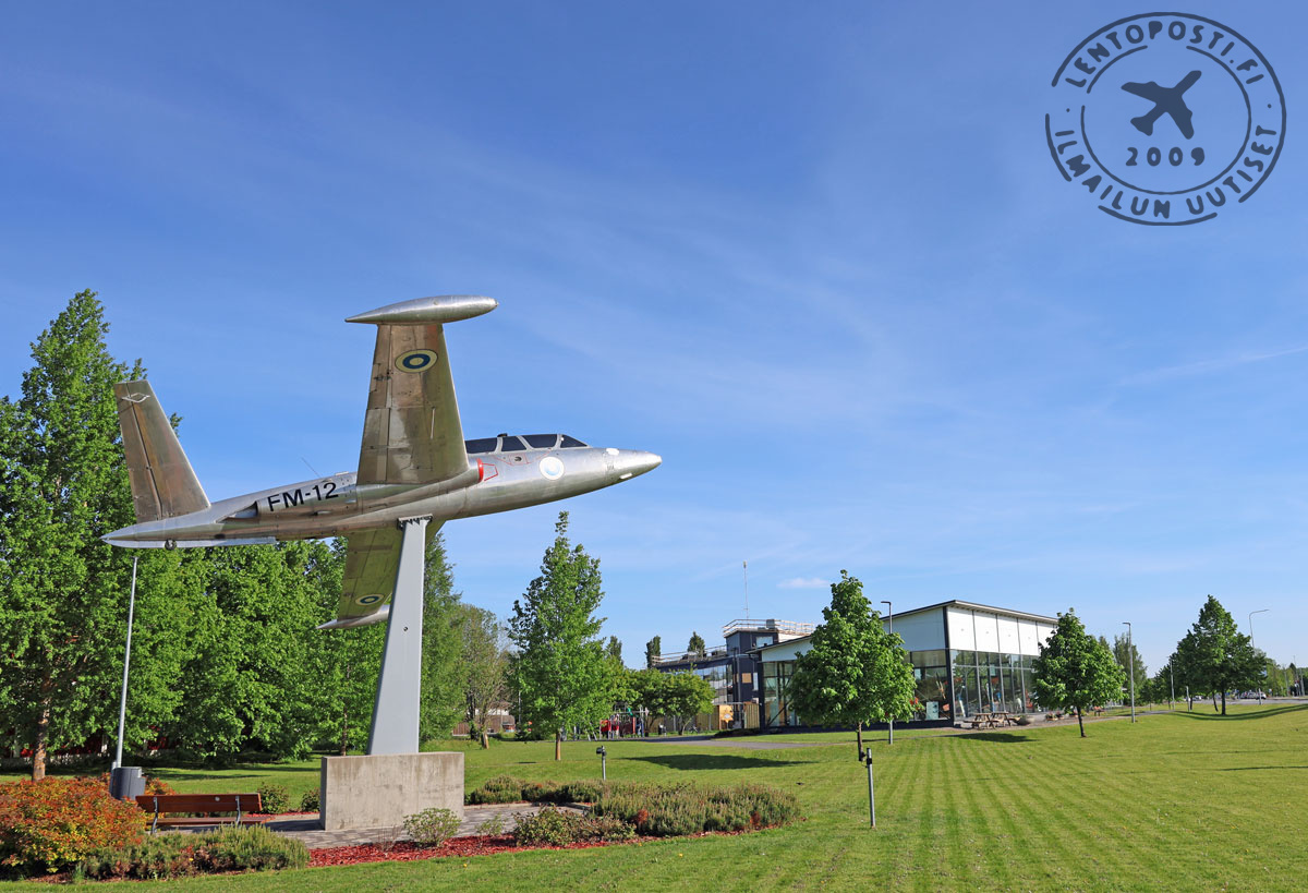 KAU25_lentokonepuisto