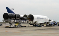 Dreamlifter_NGO_loading_1