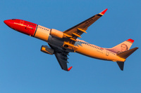 Norwegian_737_sunset