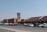 Kathmandu_airport_wikimedia_RalfLotys(Sicherlich)