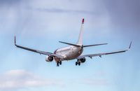 Norwegian_737_flyby_1