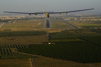 Solar_Impulse_ATLANTIC_Landing_in_Sevilla_Revillard_8160