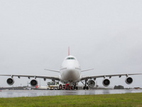 Qantas_747_5_engines