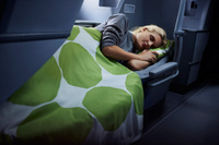 Finnair-business-woman-sleeping-01