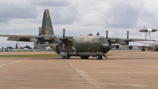 1200px-AlgerianHercules7T_wikimedia_milborneone