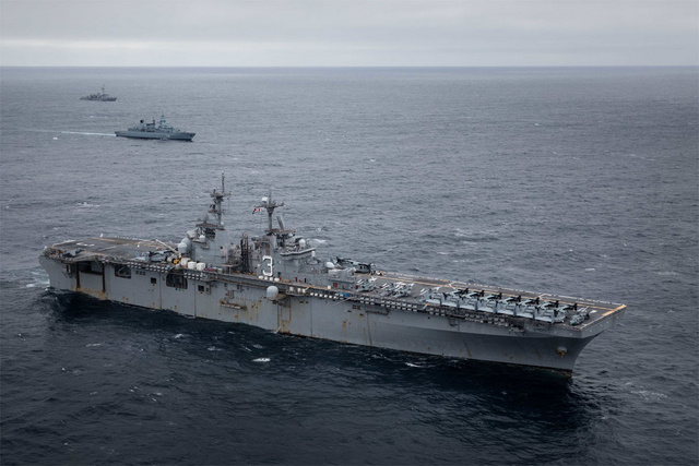 USS_KearsargeLHD3